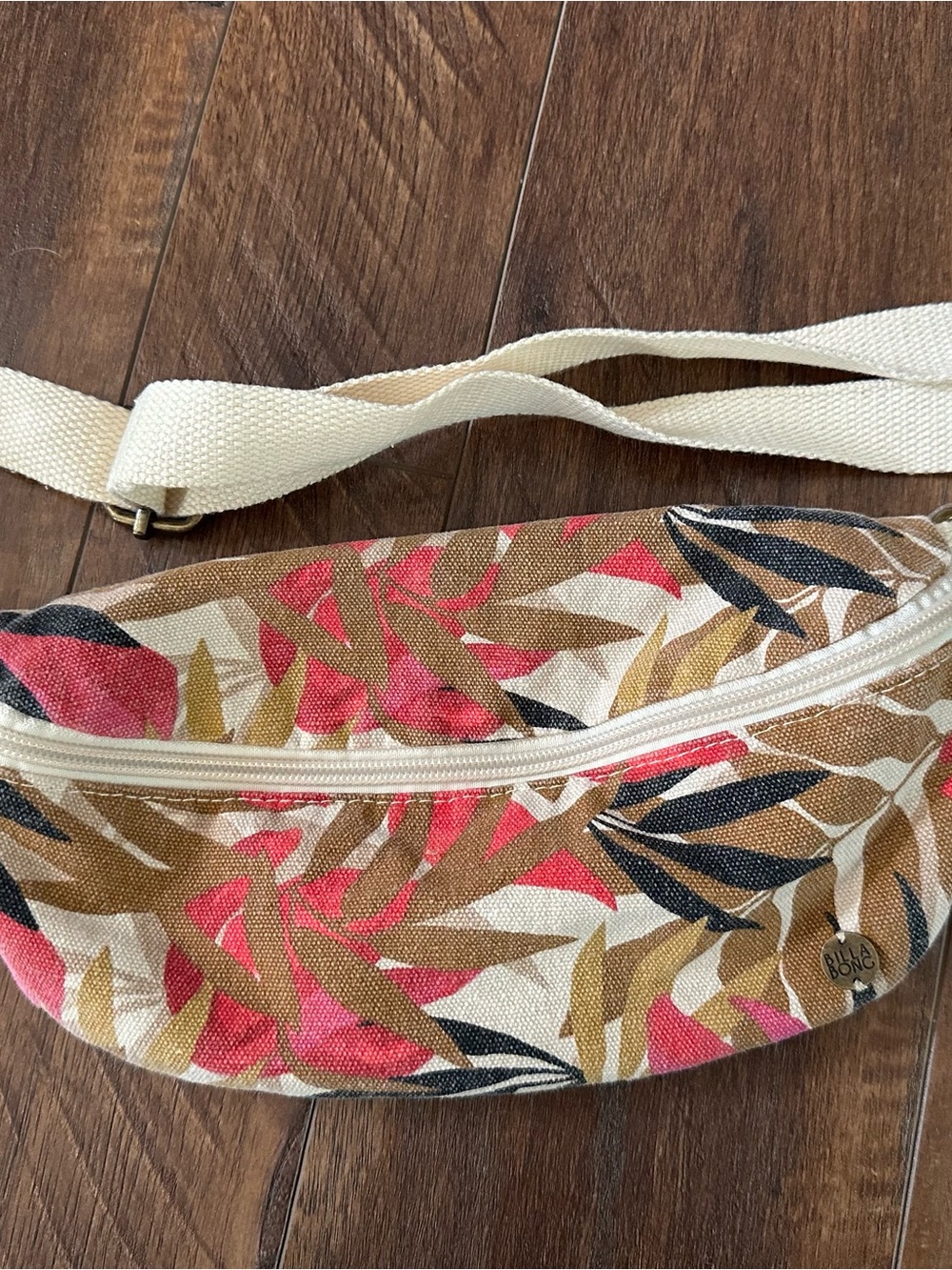 NWT Billabong Canvas Belt Bag